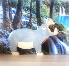 Hippopotamus roaring-Holztiger