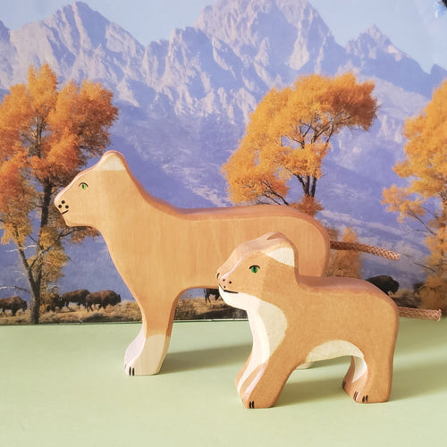 Lioness with cub-Set of 2-Holztiger