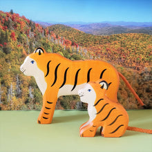 Tiger with cub-Set of 2-Holztiger